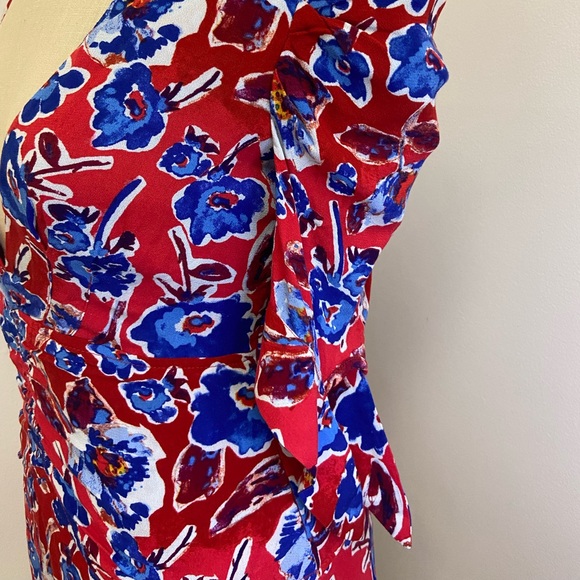 Plunging V neck floral dress - Picture 8 of 12